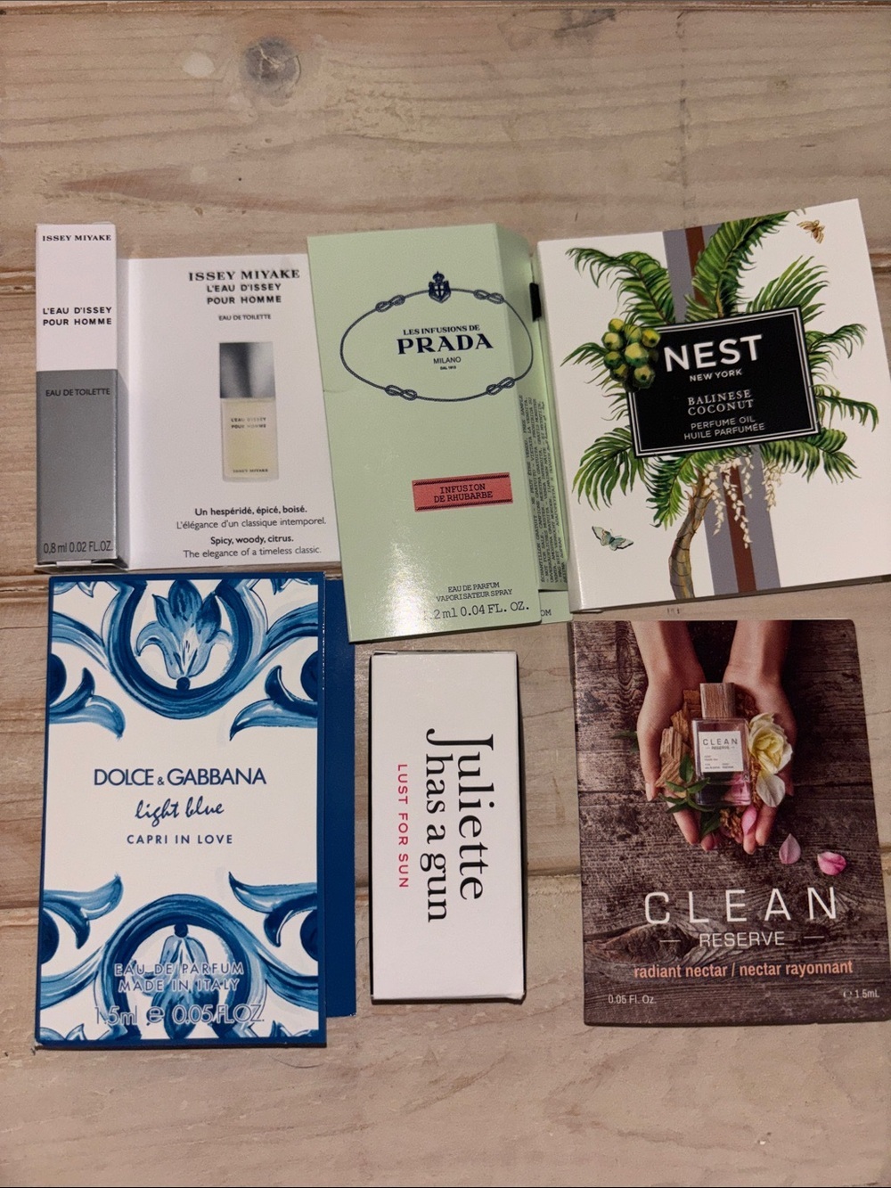 Assorted perfume samples 744